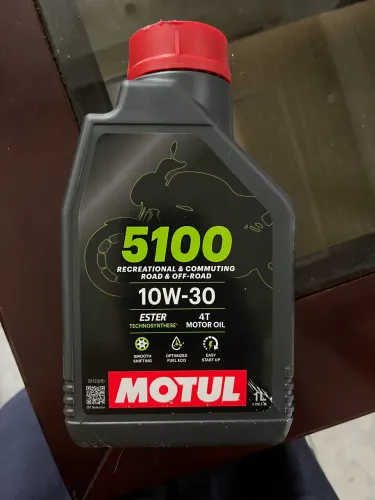 Óleo Motul 10W-30 