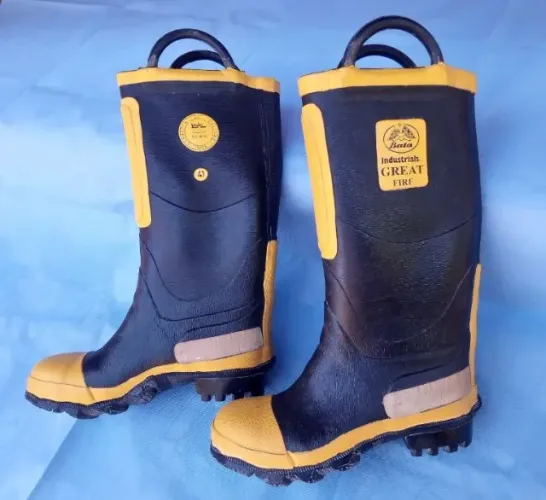 BOTA DE COMBATE A INCENDIO