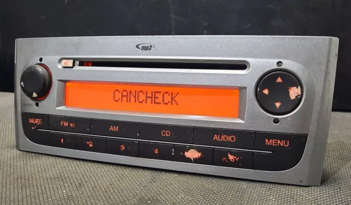 Rádio Original Fiat Punto com Detalhes 