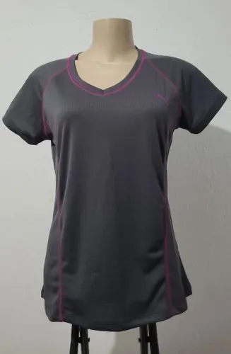 Camisa da Puma Cinza e rosa tamanho M, bonita, original, confortável, tecido macio.