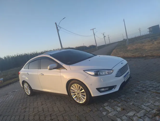 Ford Focus Fastback Tit./t.plus 2.0 Flex Aut. 2016