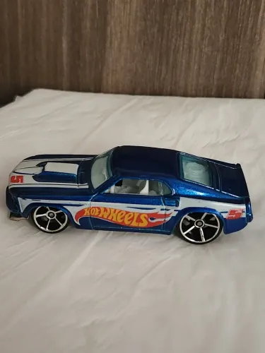 Carro Hot Wheels Ford Mustang