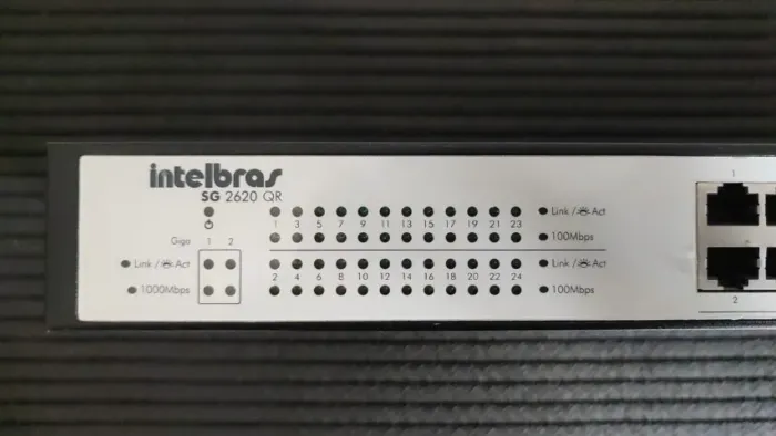 SWITCH 24 PT FAST (100MBPS) QOS + 2PT GIGA (1000MBPS) SG 2620 QR - INTELBRAS