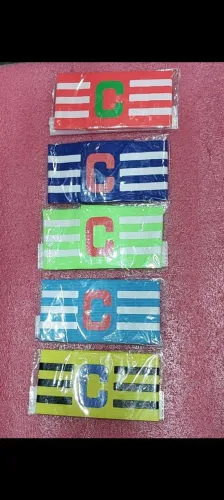 Faixas de Capitão cada
