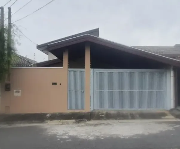 Casa no Vila Branca em Jacareí-SP - Oportunidade