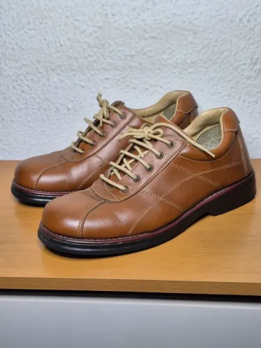 Sapato de couro legítimo, 39.<br>Palmilha anti stress.