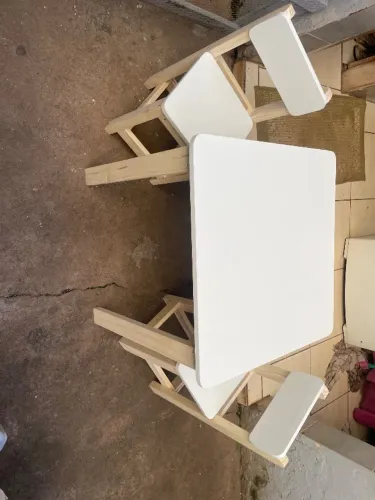 Mesa infantil para criança de até 8 anos