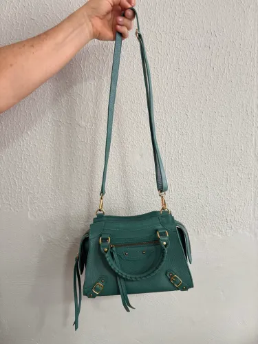 Bolsa verde em couro legítimo, marca Fort Couro