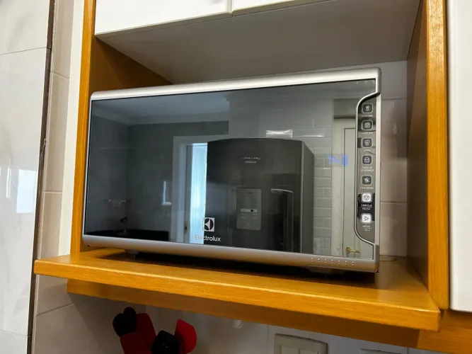Micro-ondas Electrolux Espelhado 31 Litros