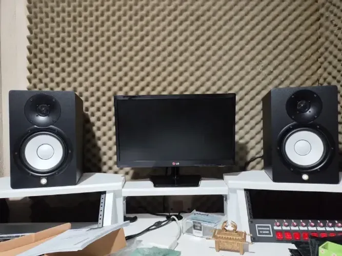 Par Monitores De Áudio Yamaha Hs7 Na Caixa Estado De Novo 