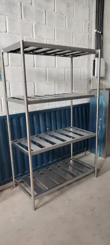Estante Frigorífica em Aço Inox - Prateleiras Fixas e Resistente à Umidade