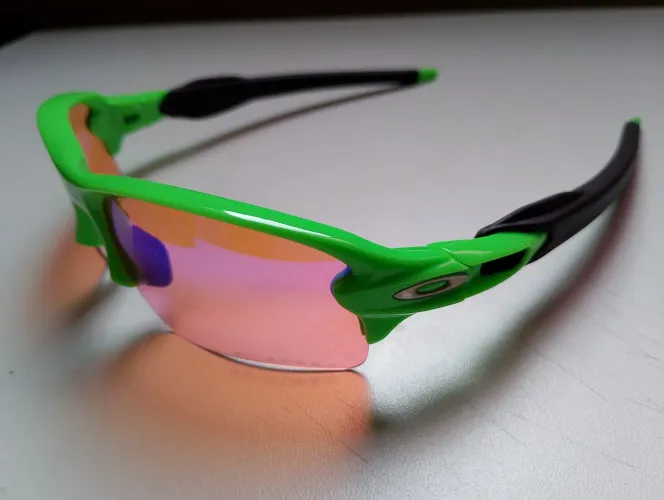 Óculos de Sol Oakley - Verde e preto