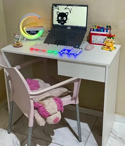 Mesa com gaveta nova em mdf