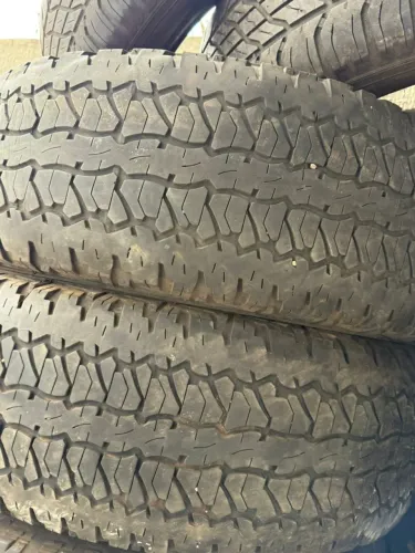 Pneu 235/75/15 Firestone 60 % vida