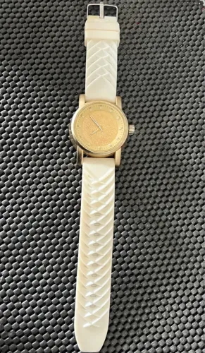 Relógio Yakuza S1 Dourado com Pulseira Branca