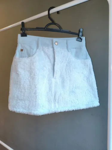 Saia curta Zinco. 38. Nova. Jeans Denim + pelúcia macia. 5 bolsos. 