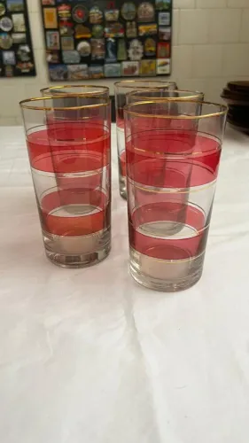 Copos de vidro decorados