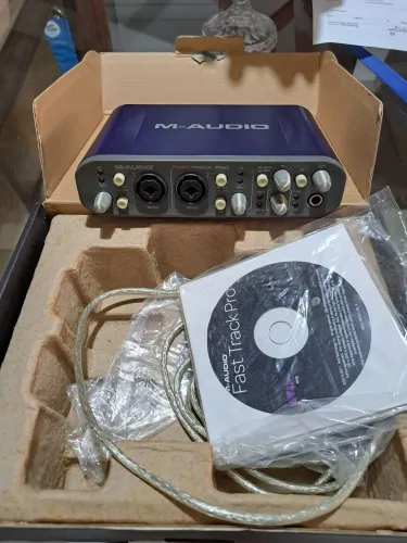 Placa Interface De Audio Fast Track Pro 4x4 Mais Software (Usado)