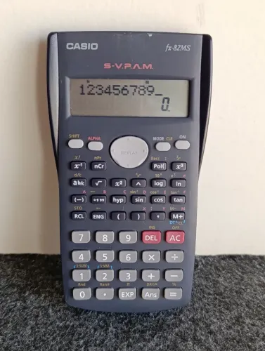 Calculadora científica Casio FX-82ms