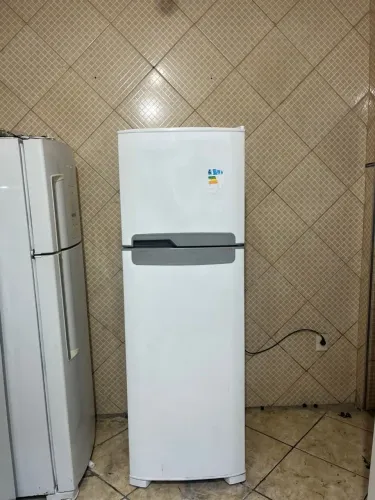 Geladeira Eletrolux frost Free 300 litros