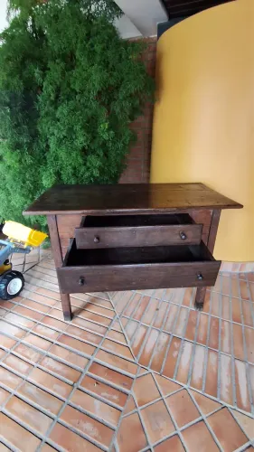 Mesa com gaveteiro duplo 