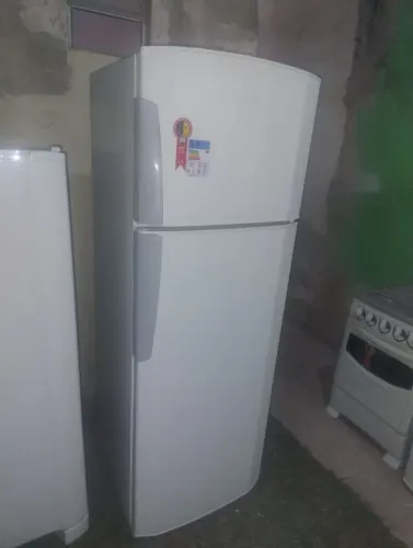 Geladeira Frost Free funcionando perfeitamente