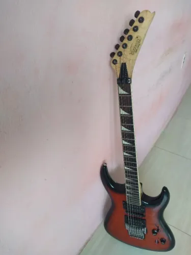 Guitarra rara