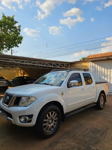 Nissan Frontier SL CD 4X4 2.5tb Diesel AUT 2013