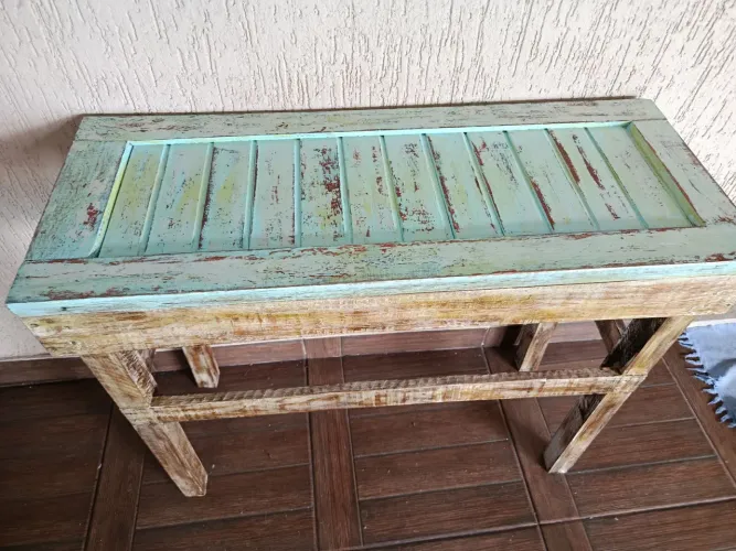 Mesa aparador com matérias de demolição