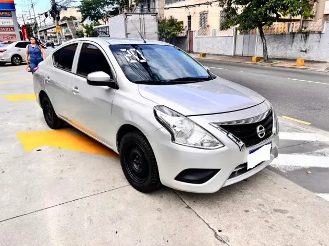 Nissan Versa 1.0