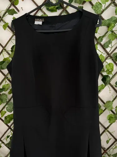 Vestido preto clássico