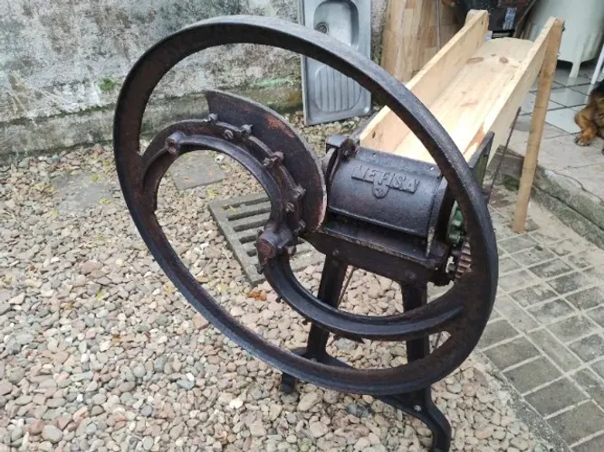 Máquina de picar, nogueira (modelo Indaial)