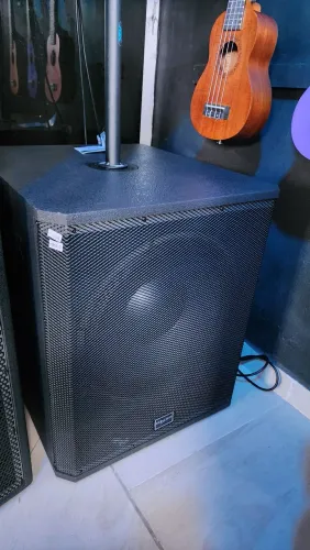 Subwoofer Profissional Donner