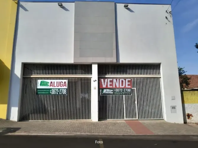 Barracão para venda ou locação no Centro de Cosmópolis