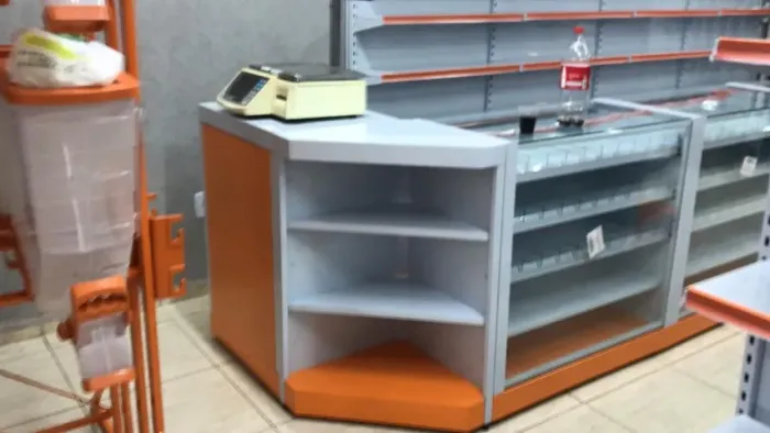 gôndola  para comércio 