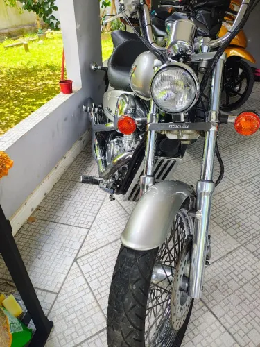 Honda shadow 2000 
