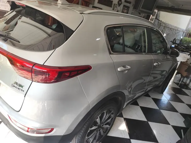 Kia Motors Sportage LX 2.0 16v/ 2.0 16V Flex Aut. 2019 Banco em couro Branco Torro hoje 