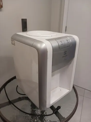 Gela água
