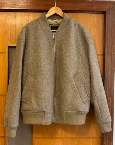 Linda Jaqueta Bomber - Zara - TAM.GG - Nova!