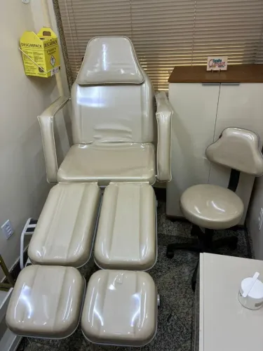 Cadeira de podologia com mocho nova