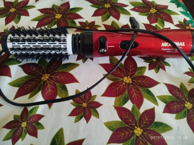 Escova de cabelo secadora rotativa R$ 70,00
