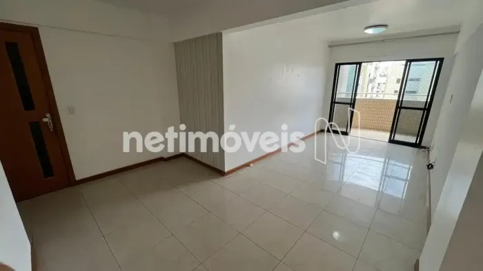 APARTAMENTO DE 3 QUARTOS NO COSTA AZUL COM PISCINA