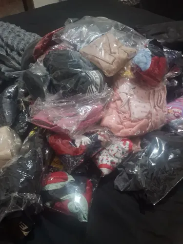 Peças íntimas uma sacola com muitas peças pijama peças íntimas estou vendendo