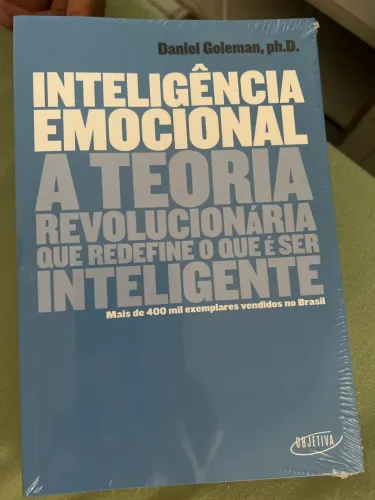Livro - inteligência emocional de Daniel Goleman, ph.D