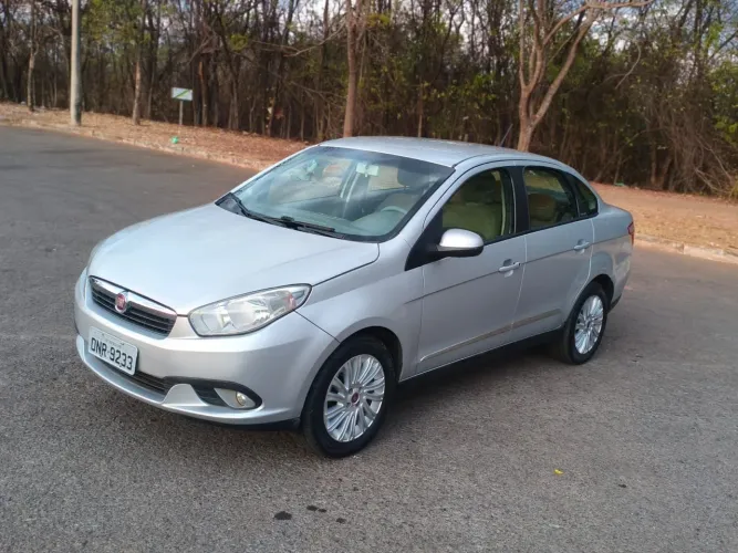 Fiat Grand Siena Essence 1.6 Flex 16V 2015