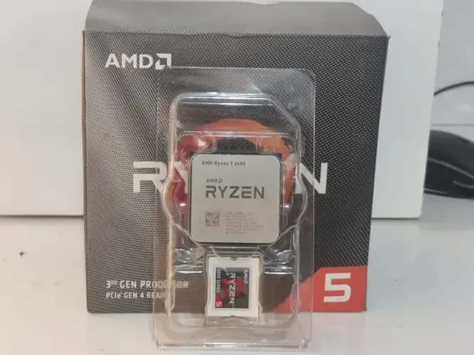 Processador AMD Ryzen 5 3600 (c/ COOLER) - Seminovo