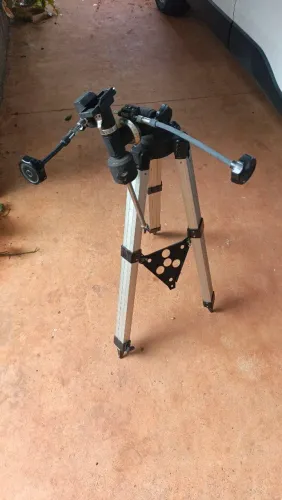 Telescópio refrator portátil da marca Lumina