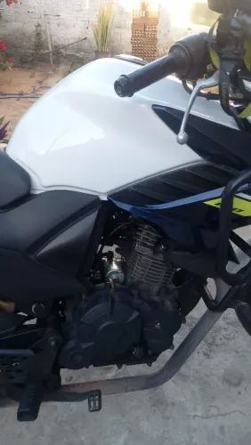 # ? Yamaha Fazer 150 2020/2021 - Branca e Azul