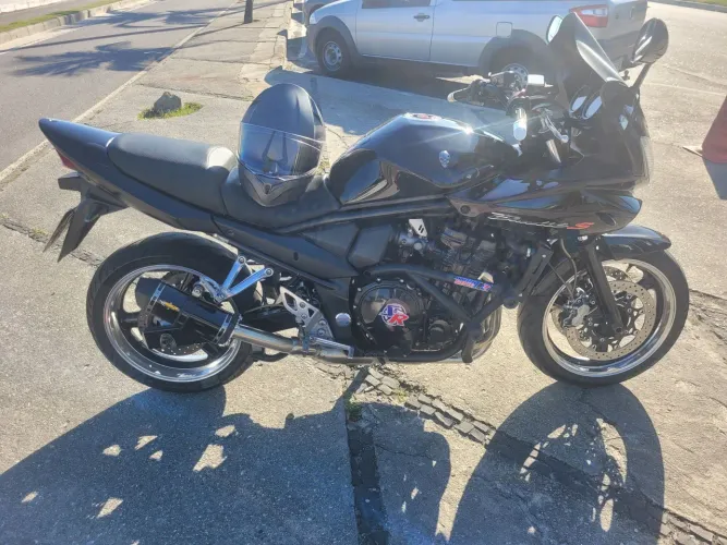 Vendo Suzuki Bandit 650s injetada 