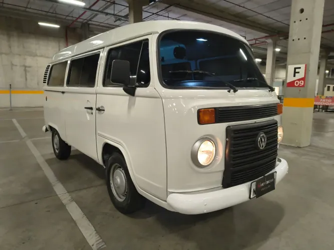 Volkswagen Kombi Standard 1.4 MI Total Flex 8V 2010